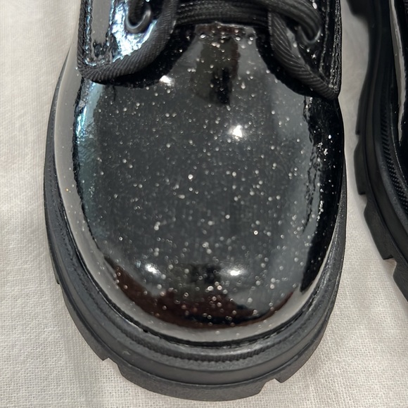 Zara girls bundle! Skirt size 3-4 yrs shoes are size 26 - Picture 5 of 11